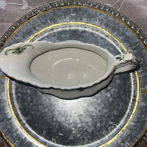 Derwent W.H. Grindley & C England Gravy Boat Scalloped Edge Excellent Condition - Picture 2 of 5